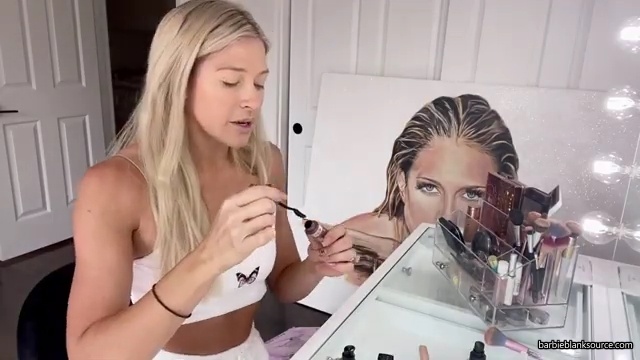 A_DAY_IN_THE_LIFE_OF_ME_28MINI_MAKEUP_TUTORIAL2C_WINE_INTERVIEW2C_DENTIST2C_HAIR_2C_AUTOGRAPH_SIGNING29_mp40204.jpg