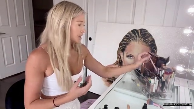 A_DAY_IN_THE_LIFE_OF_ME_28MINI_MAKEUP_TUTORIAL2C_WINE_INTERVIEW2C_DENTIST2C_HAIR_2C_AUTOGRAPH_SIGNING29_mp40229.jpg