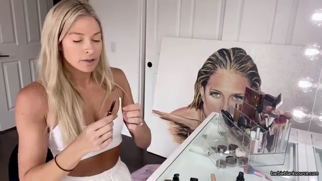 A_DAY_IN_THE_LIFE_OF_ME_28MINI_MAKEUP_TUTORIAL2C_WINE_INTERVIEW2C_DENTIST2C_HAIR_2C_AUTOGRAPH_SIGNING29_mp40276.jpg