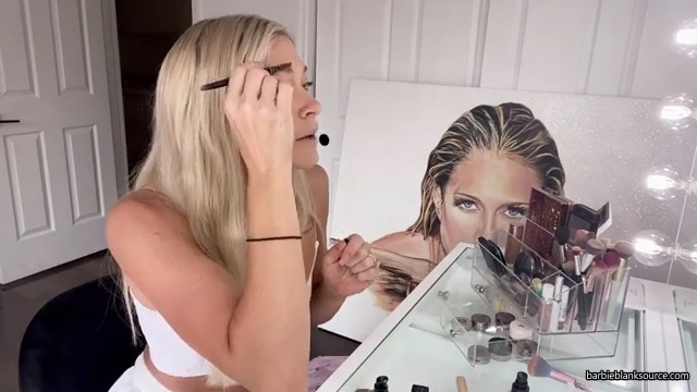 A_DAY_IN_THE_LIFE_OF_ME_28MINI_MAKEUP_TUTORIAL2C_WINE_INTERVIEW2C_DENTIST2C_HAIR_2C_AUTOGRAPH_SIGNING29_mp40303.jpg