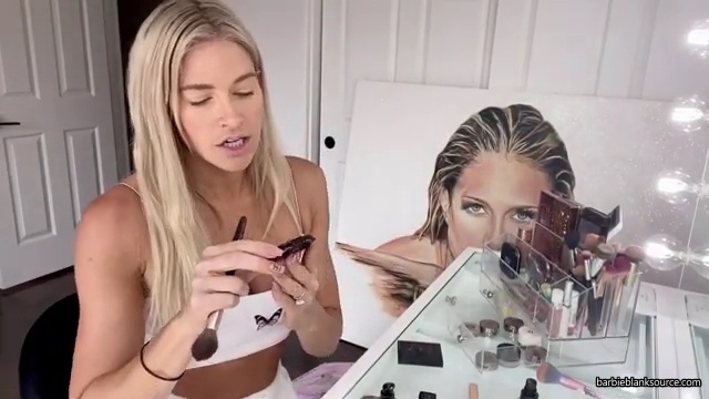 A_DAY_IN_THE_LIFE_OF_ME_28MINI_MAKEUP_TUTORIAL2C_WINE_INTERVIEW2C_DENTIST2C_HAIR_2C_AUTOGRAPH_SIGNING29_mp40358.jpg