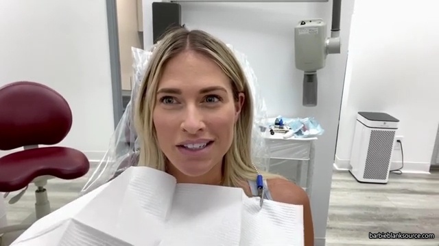 A_DAY_IN_THE_LIFE_OF_ME_28MINI_MAKEUP_TUTORIAL2C_WINE_INTERVIEW2C_DENTIST2C_HAIR_2C_AUTOGRAPH_SIGNING29_mp40595.jpg