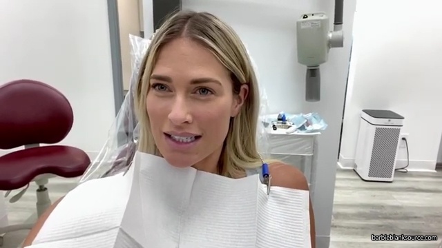 A_DAY_IN_THE_LIFE_OF_ME_28MINI_MAKEUP_TUTORIAL2C_WINE_INTERVIEW2C_DENTIST2C_HAIR_2C_AUTOGRAPH_SIGNING29_mp40606.jpg