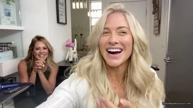 A_DAY_IN_THE_LIFE_OF_ME_28MINI_MAKEUP_TUTORIAL2C_WINE_INTERVIEW2C_DENTIST2C_HAIR_2C_AUTOGRAPH_SIGNING29_mp40701.jpg