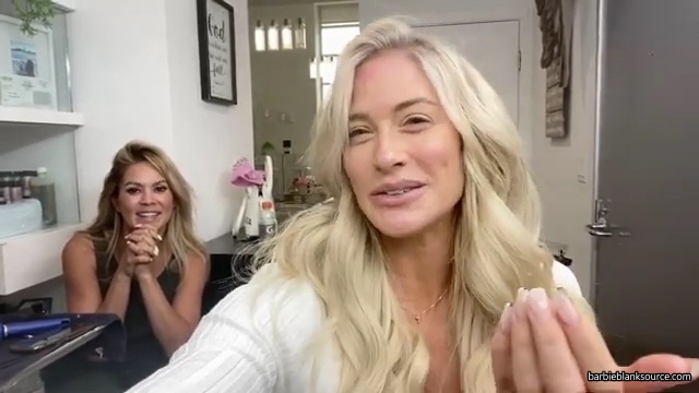 A_DAY_IN_THE_LIFE_OF_ME_28MINI_MAKEUP_TUTORIAL2C_WINE_INTERVIEW2C_DENTIST2C_HAIR_2C_AUTOGRAPH_SIGNING29_mp40708.jpg