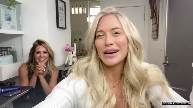 A_DAY_IN_THE_LIFE_OF_ME_28MINI_MAKEUP_TUTORIAL2C_WINE_INTERVIEW2C_DENTIST2C_HAIR_2C_AUTOGRAPH_SIGNING29_mp40720.jpg