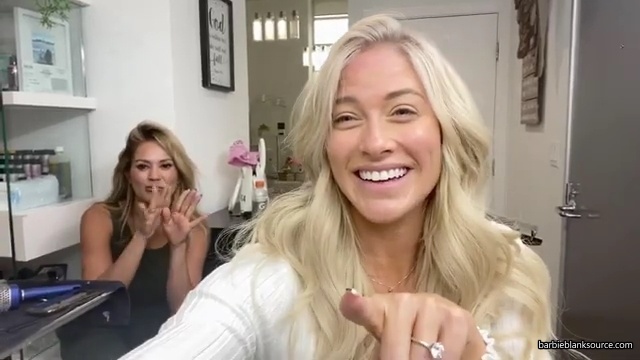 A_DAY_IN_THE_LIFE_OF_ME_28MINI_MAKEUP_TUTORIAL2C_WINE_INTERVIEW2C_DENTIST2C_HAIR_2C_AUTOGRAPH_SIGNING29_mp40728.jpg