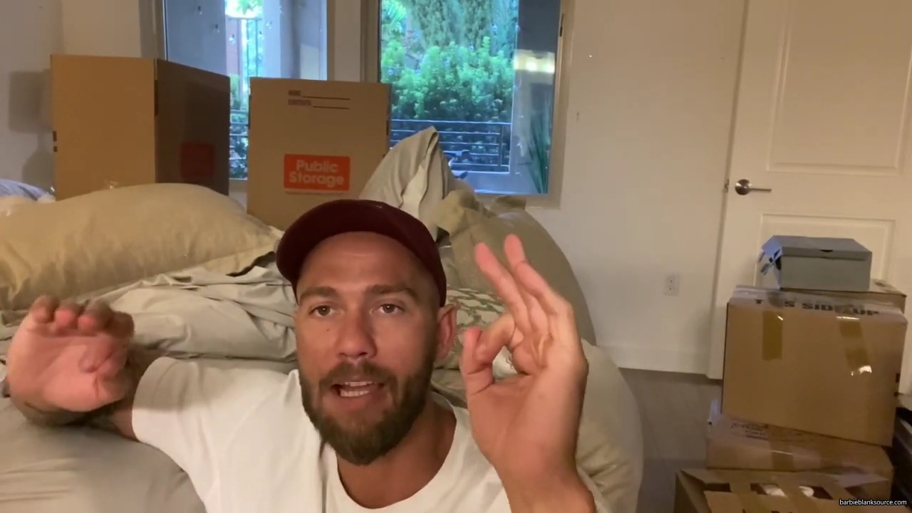 WE_ARE_MOVING_INTO_OUR_NEW_HOUSE212121_mp40602.jpg