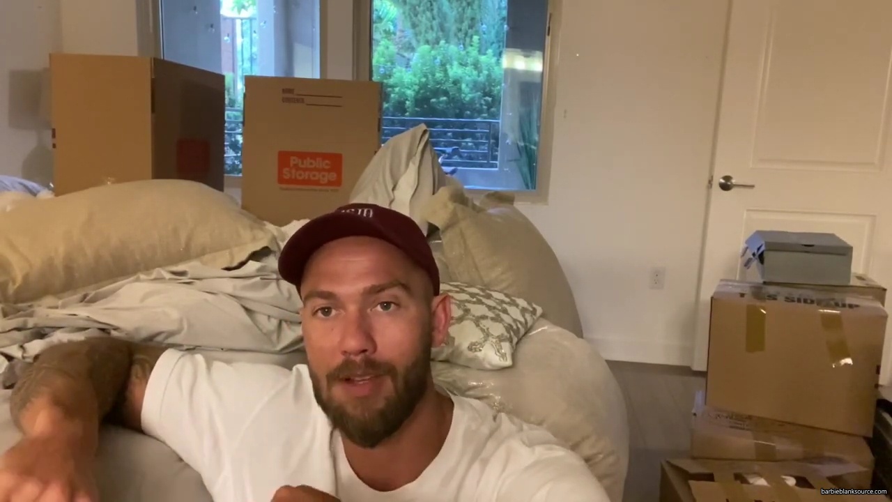 WE_ARE_MOVING_INTO_OUR_NEW_HOUSE212121_mp40612.jpg