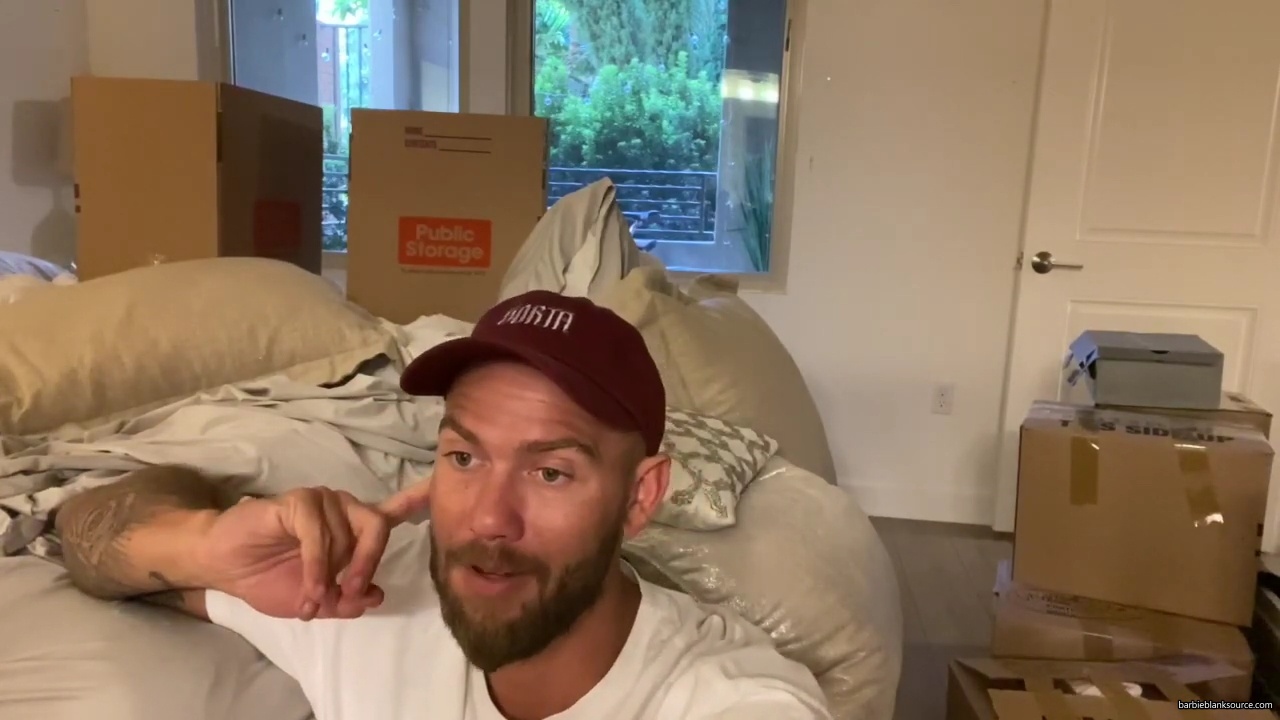WE_ARE_MOVING_INTO_OUR_NEW_HOUSE212121_mp40615.jpg