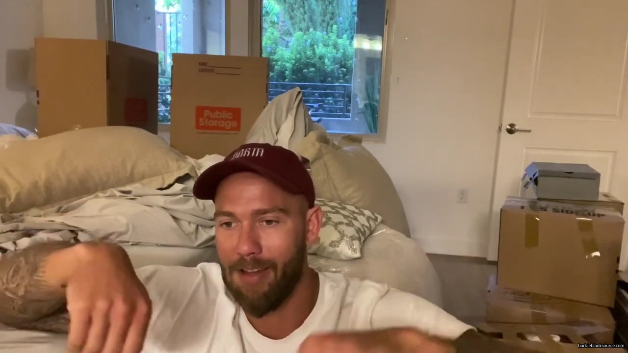 WE_ARE_MOVING_INTO_OUR_NEW_HOUSE212121_mp40632.jpg