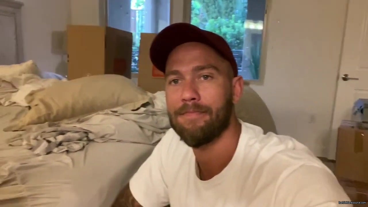 WE_ARE_MOVING_INTO_OUR_NEW_HOUSE212121_mp40639.jpg