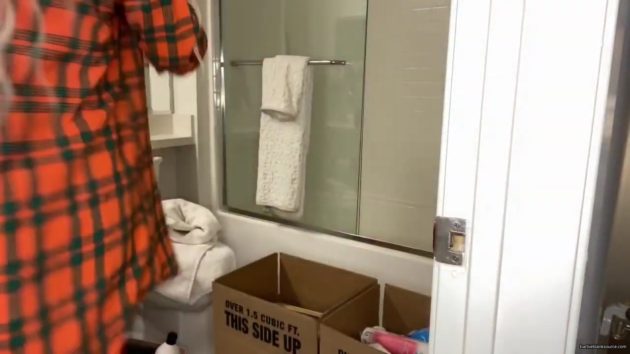 WE_ARE_MOVING_INTO_OUR_NEW_HOUSE212121_mp40641.jpg