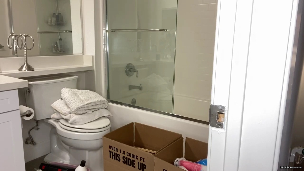 WE_ARE_MOVING_INTO_OUR_NEW_HOUSE212121_mp40695.jpg