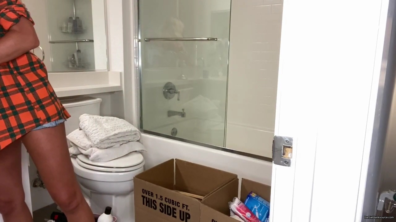 WE_ARE_MOVING_INTO_OUR_NEW_HOUSE212121_mp40728.jpg