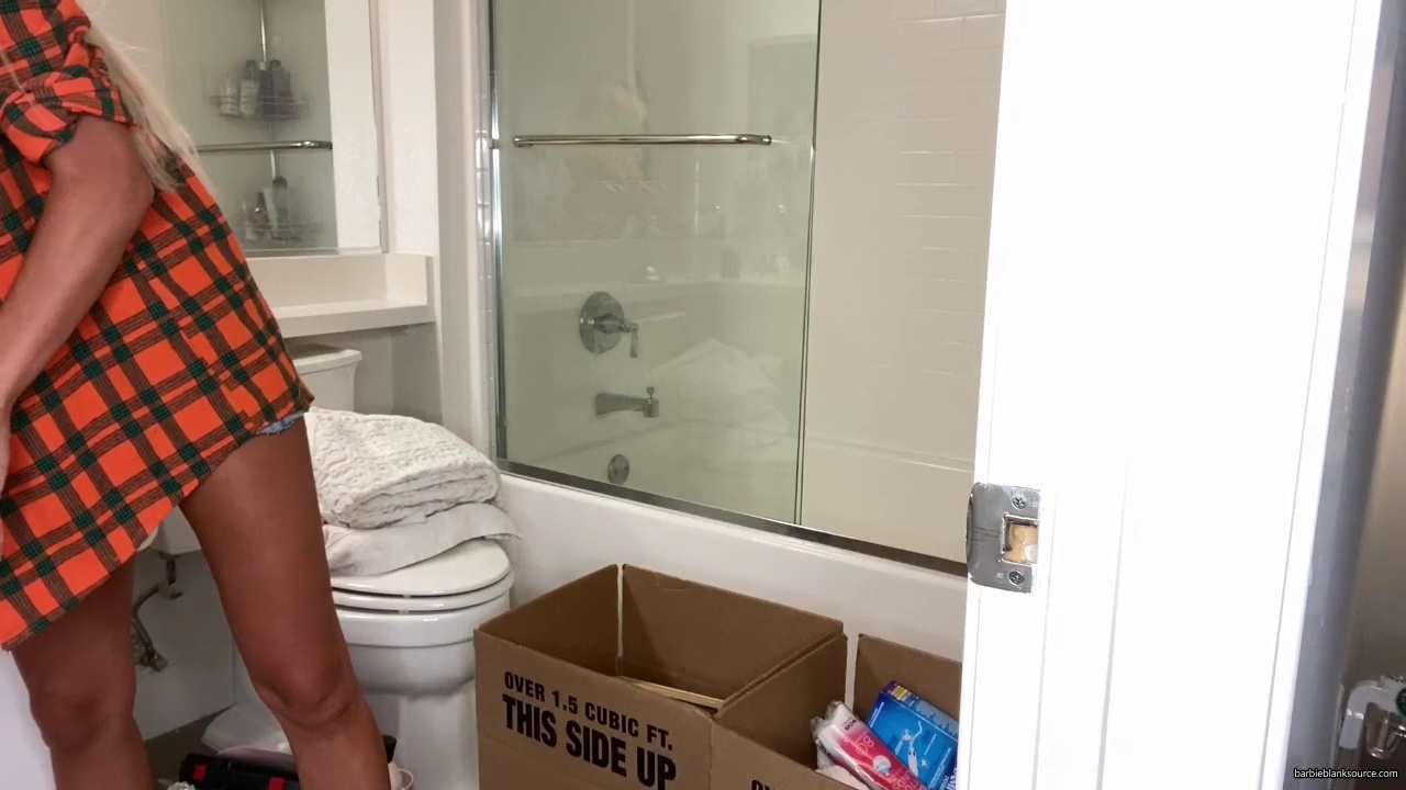 WE_ARE_MOVING_INTO_OUR_NEW_HOUSE212121_mp40736.jpg