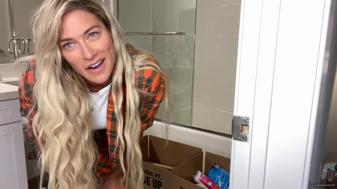 WE_ARE_MOVING_INTO_OUR_NEW_HOUSE212121_mp40766.jpg WE_ARE_MOVING_INTO_OUR_NEW_HOUSE212121_mp40766.jpg