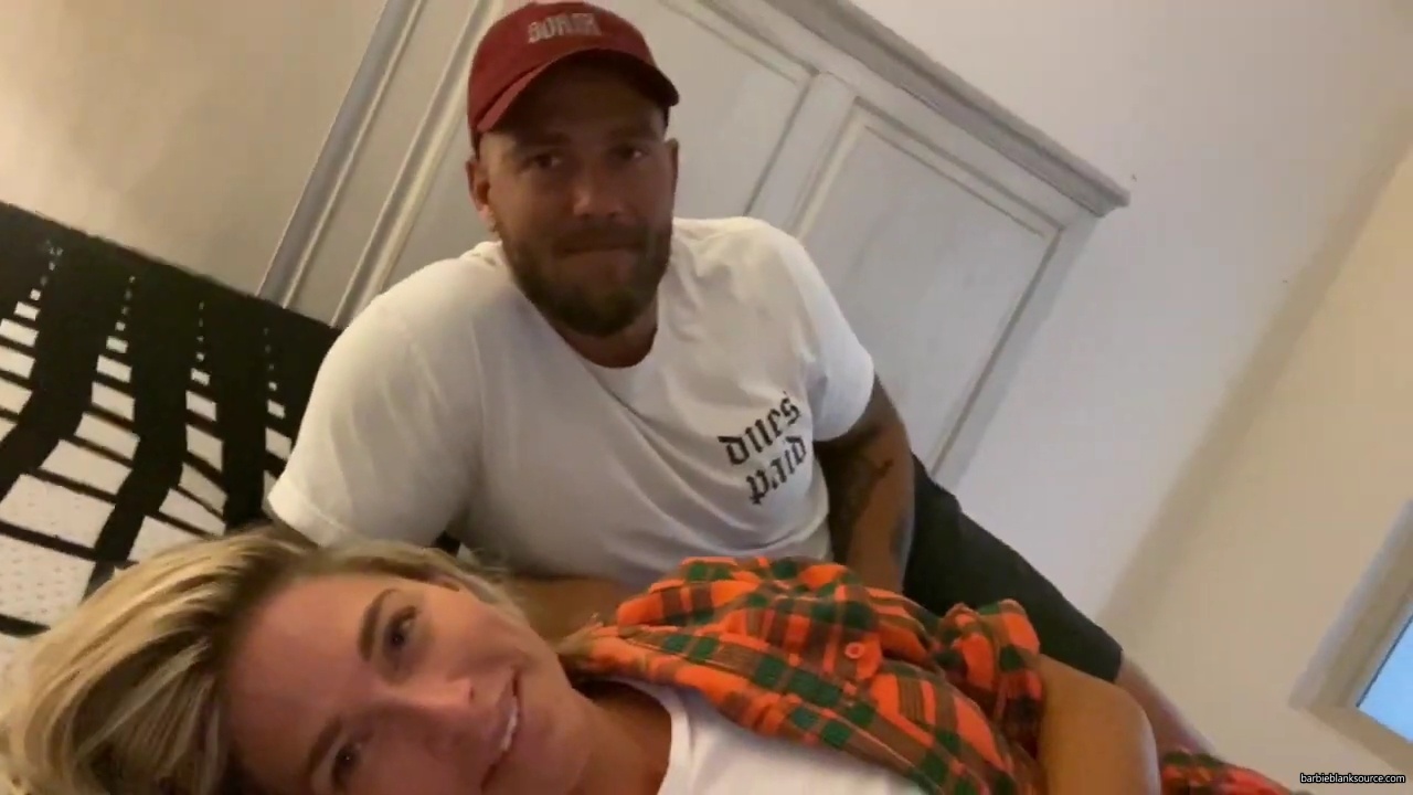 WE_ARE_MOVING_INTO_OUR_NEW_HOUSE212121_mp40769.jpg