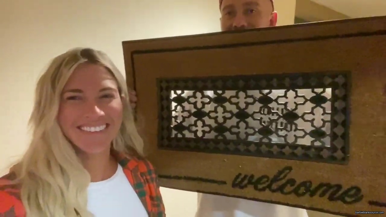 WE_ARE_MOVING_INTO_OUR_NEW_HOUSE212121_mp41140.jpg