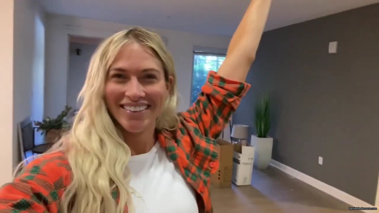 WE_ARE_MOVING_INTO_OUR_NEW_HOUSE212121_mp41156.jpg