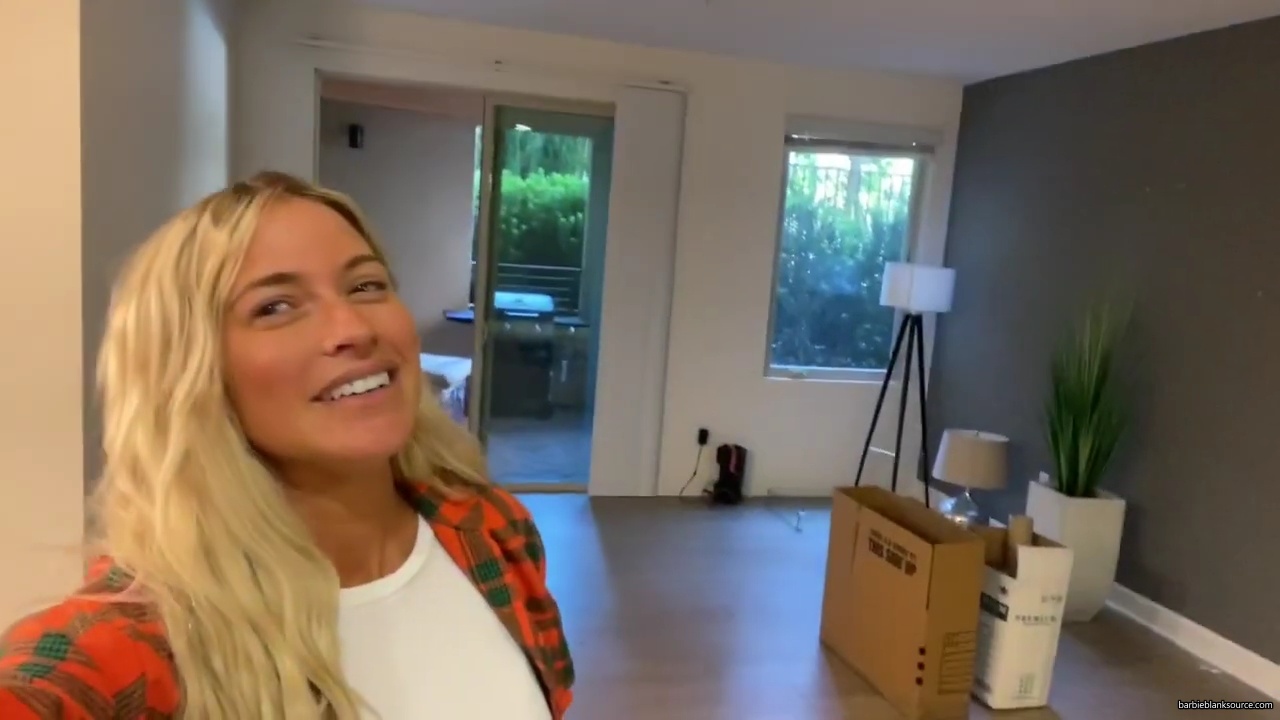 WE_ARE_MOVING_INTO_OUR_NEW_HOUSE212121_mp41159.jpg WE_ARE_MOVING_INTO_OUR_NEW_HOUSE212121_mp41159.jpg