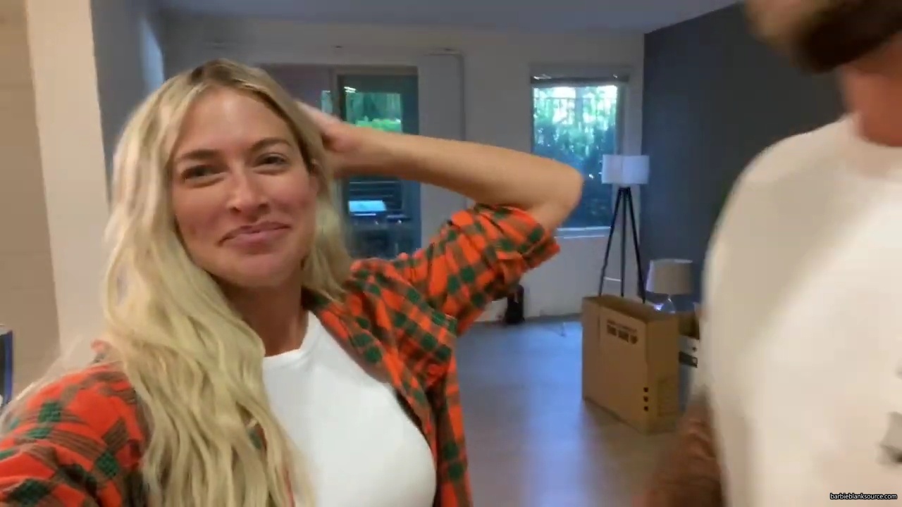 WE_ARE_MOVING_INTO_OUR_NEW_HOUSE212121_mp41171.jpg