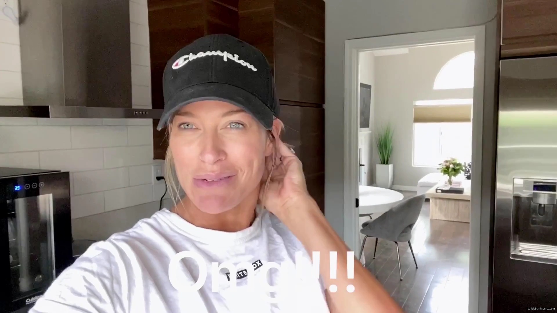 WHO_KNEW_DIYing_COULD_BE_SO_MUCH_FUN__21__mp40065.jpg WHO_KNEW_DIYing_COULD_BE_SO_MUCH_FUN__21__mp40065.jpg