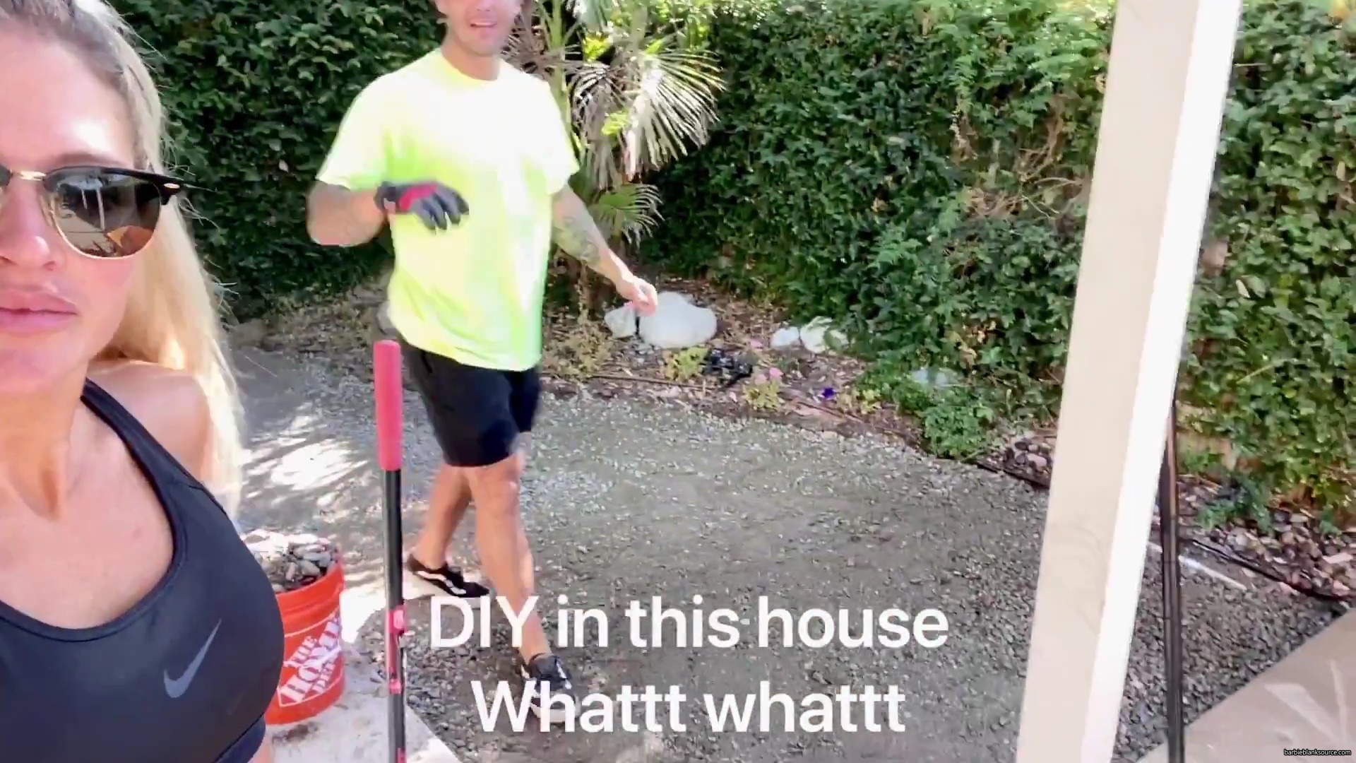 WHO_KNEW_DIYing_COULD_BE_SO_MUCH_FUN__21__mp40236.jpg