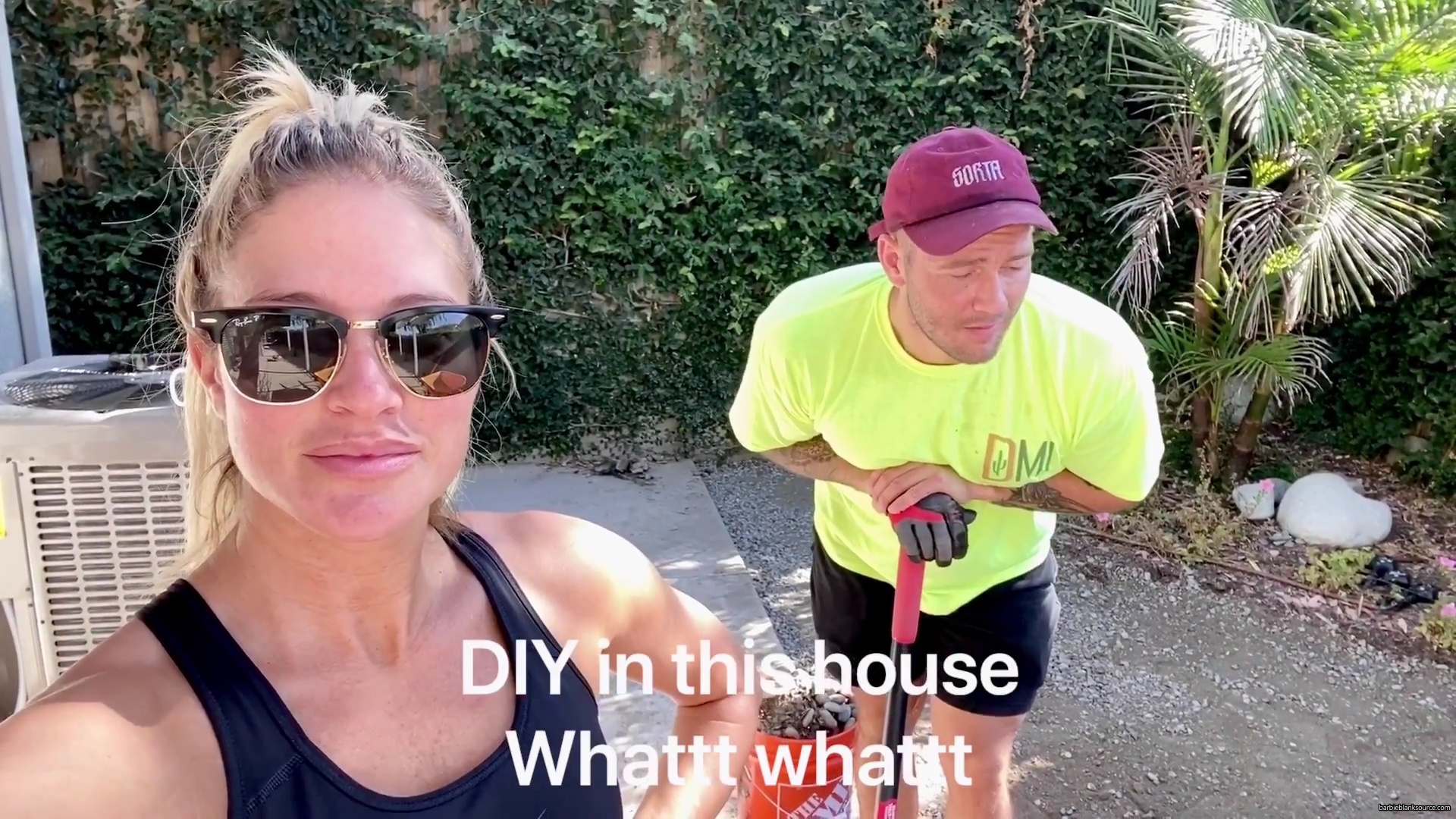 WHO_KNEW_DIYing_COULD_BE_SO_MUCH_FUN__21__mp40245.jpg