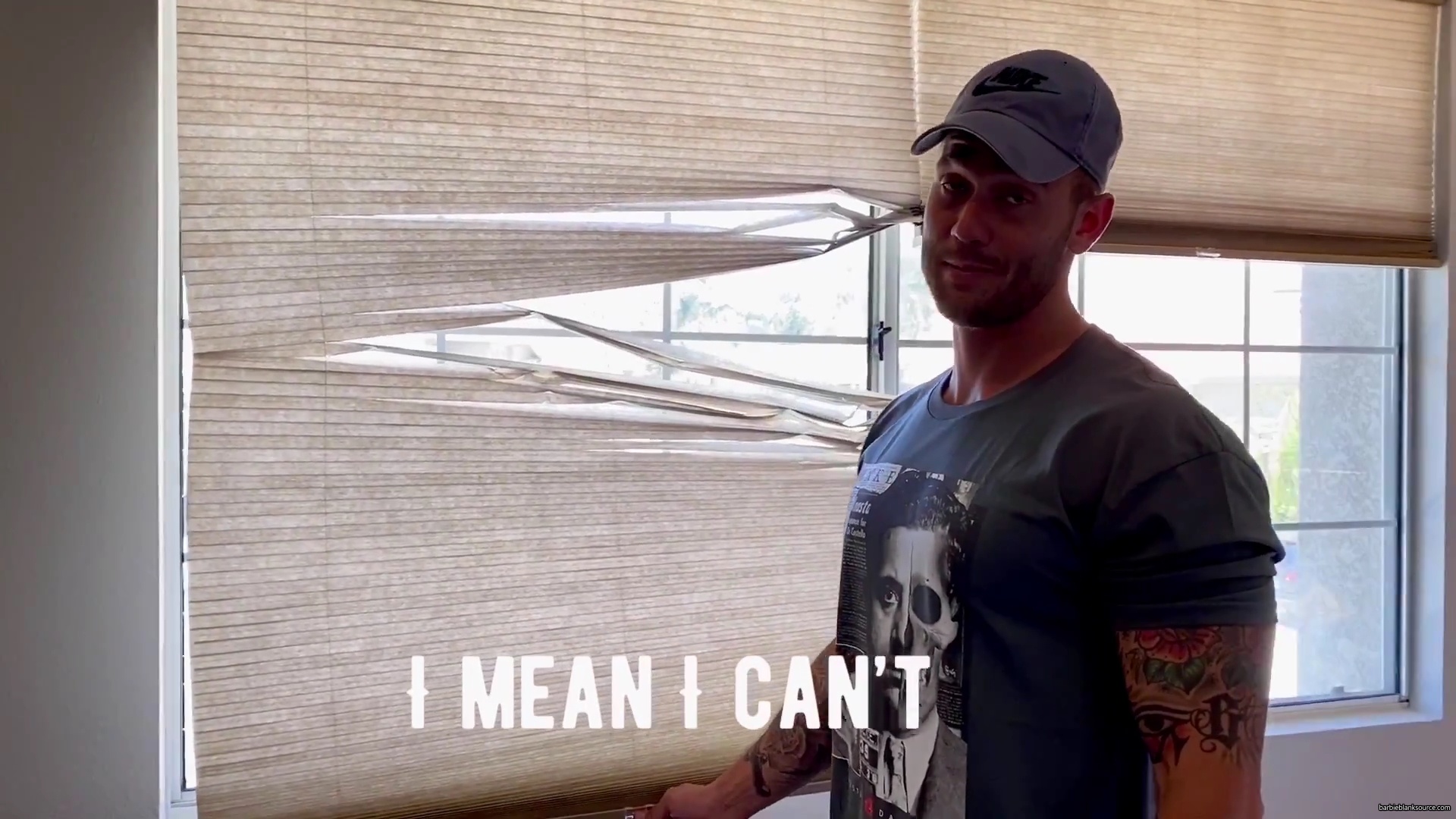 WHO_KNEW_DIYing_COULD_BE_SO_MUCH_FUN__21__mp40491.jpg