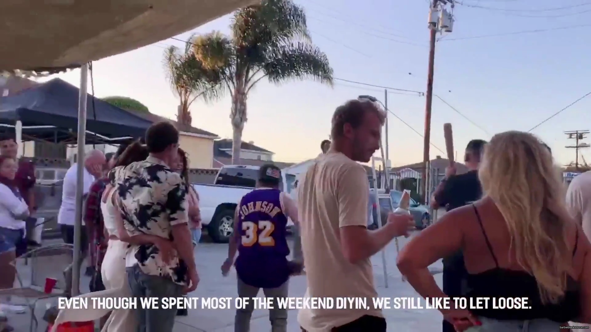 WHO_KNEW_DIYing_COULD_BE_SO_MUCH_FUN__21__mp40885.jpg