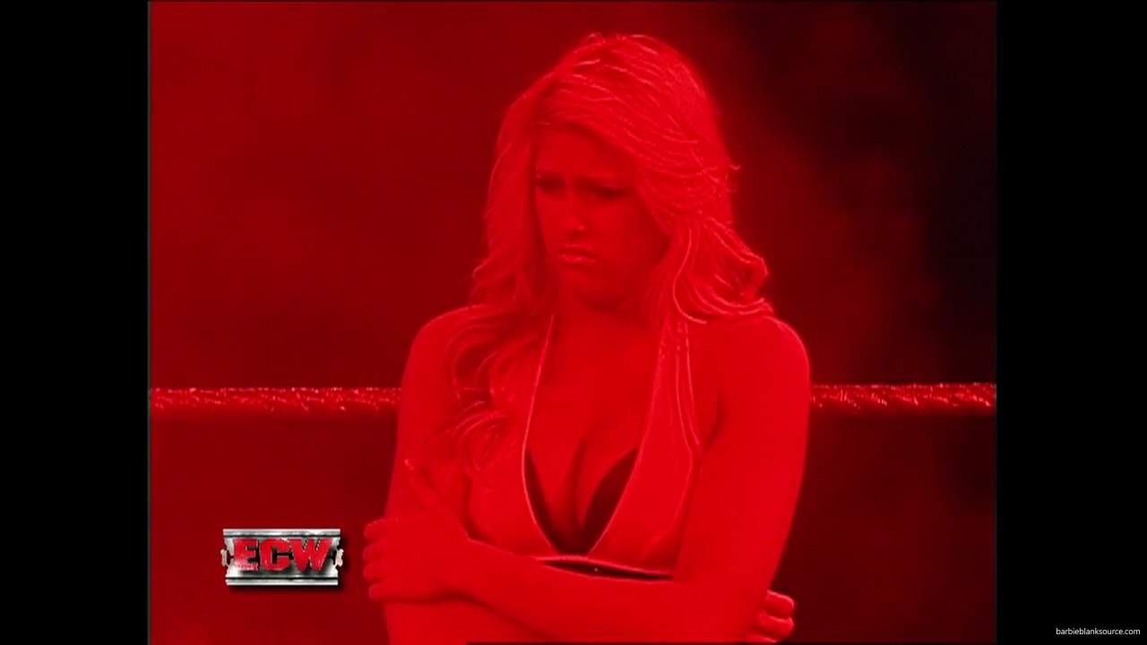 WWE_ECW_12_05_06_Ariel_vs_Kelly_mp40147.jpg