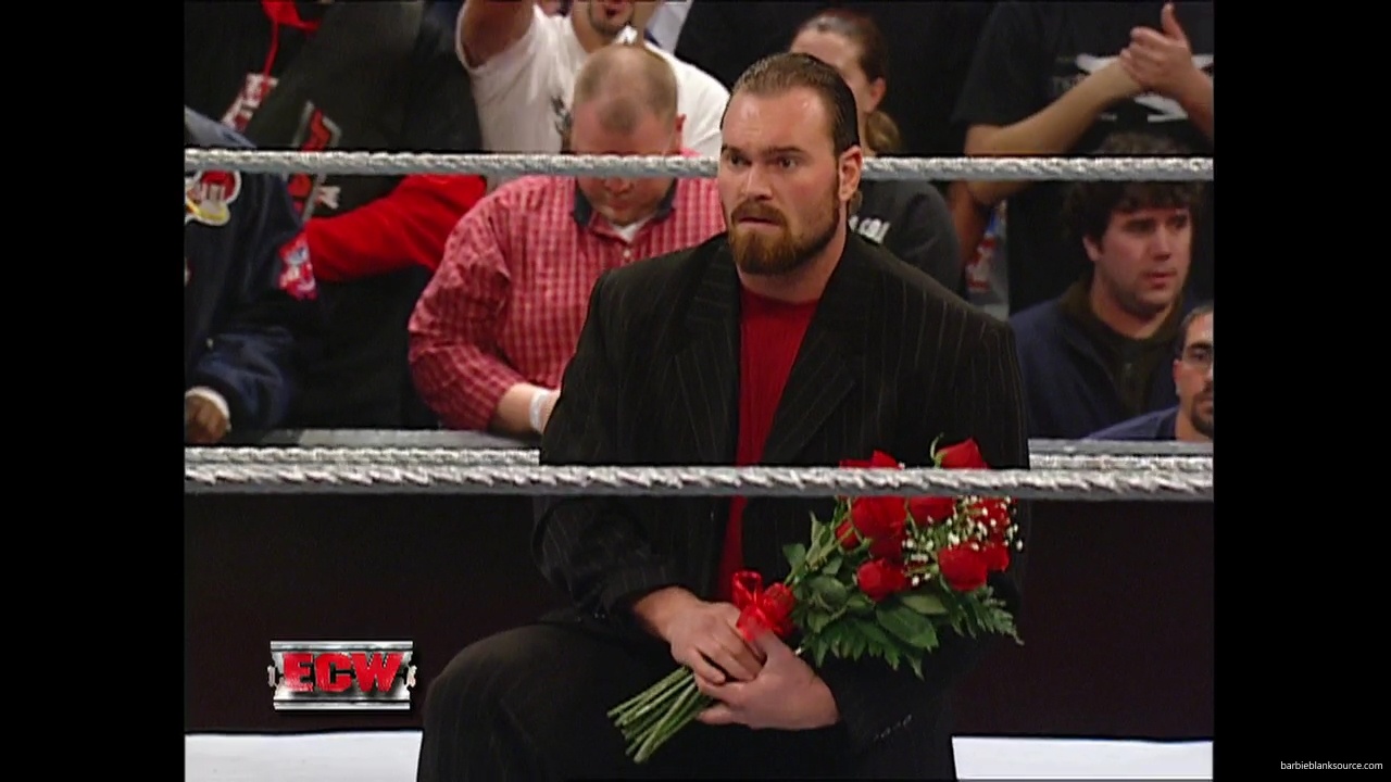 WWE_ECW_12_05_06_Ariel_vs_Kelly_mp40294.jpg