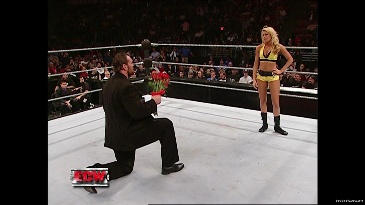 WWE_ECW_12_05_06_Ariel_vs_Kelly_mp40296.jpg