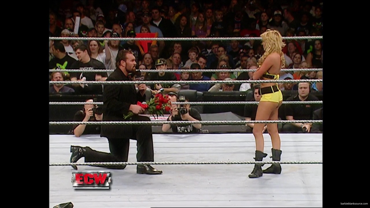 WWE_ECW_12_05_06_Ariel_vs_Kelly_mp40304.jpg