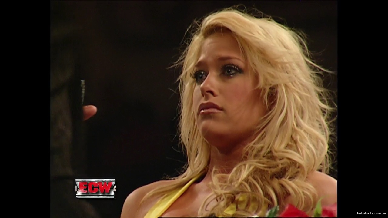 WWE_ECW_12_05_06_Ariel_vs_Kelly_mp40409.jpg