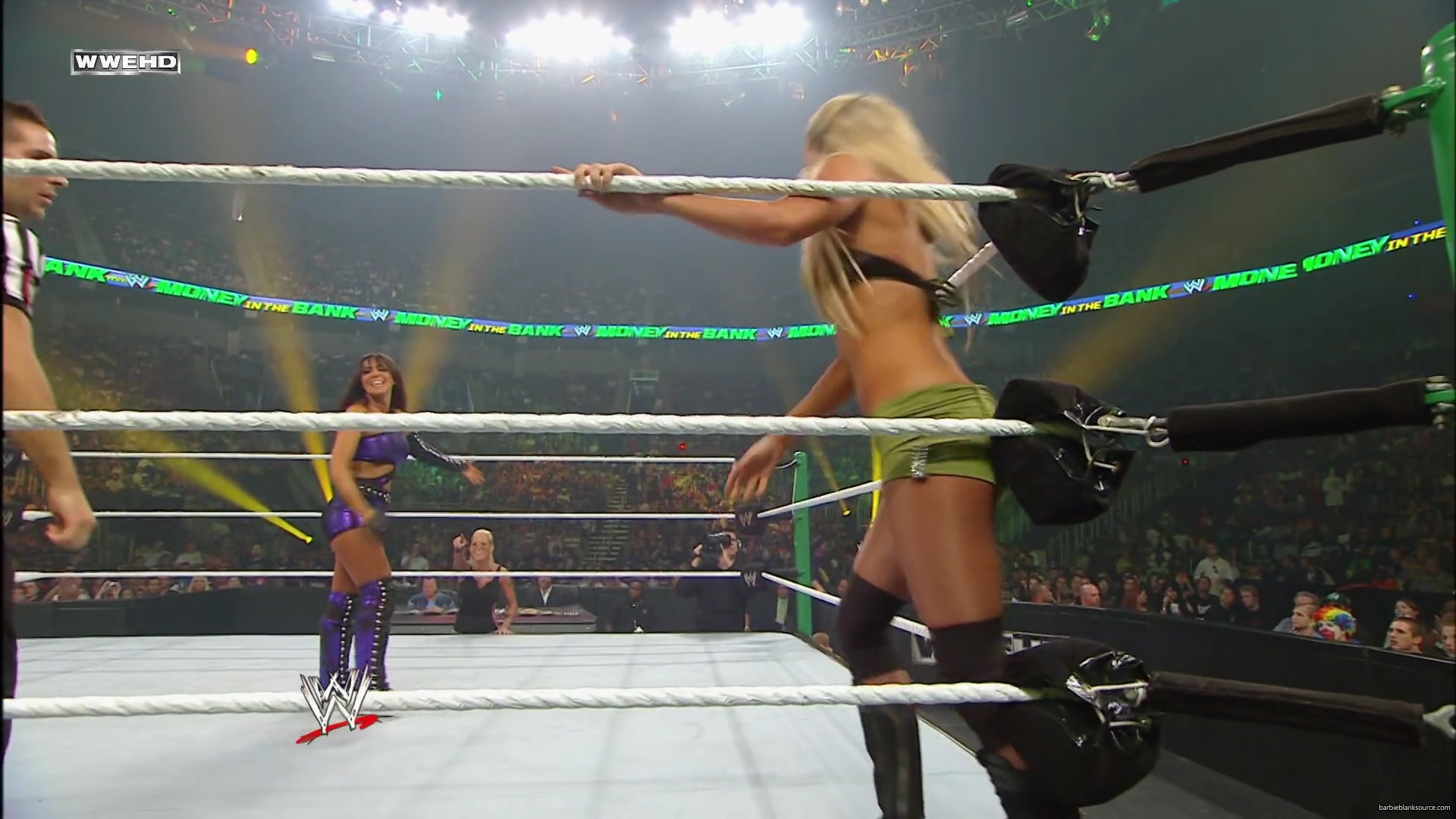 WWE_Money_In_The_Bank_2010_Kelly_vs_Layla_mp40333.jpg