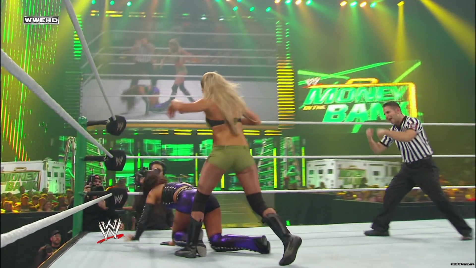 WWE_Money_In_The_Bank_2010_Kelly_vs_Layla_mp40350.jpg
