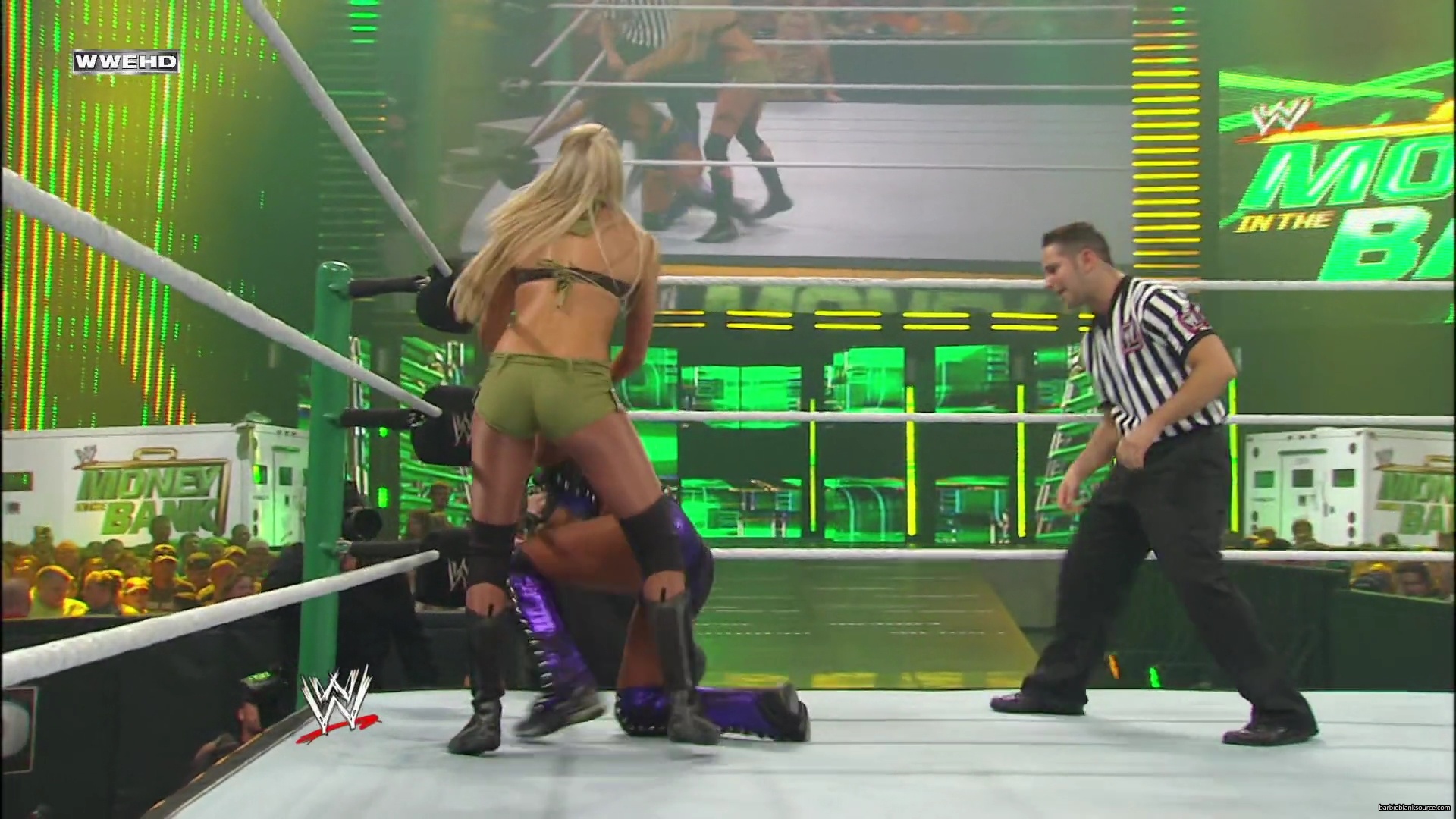 WWE_Money_In_The_Bank_2010_Kelly_vs_Layla_mp40351.jpg
