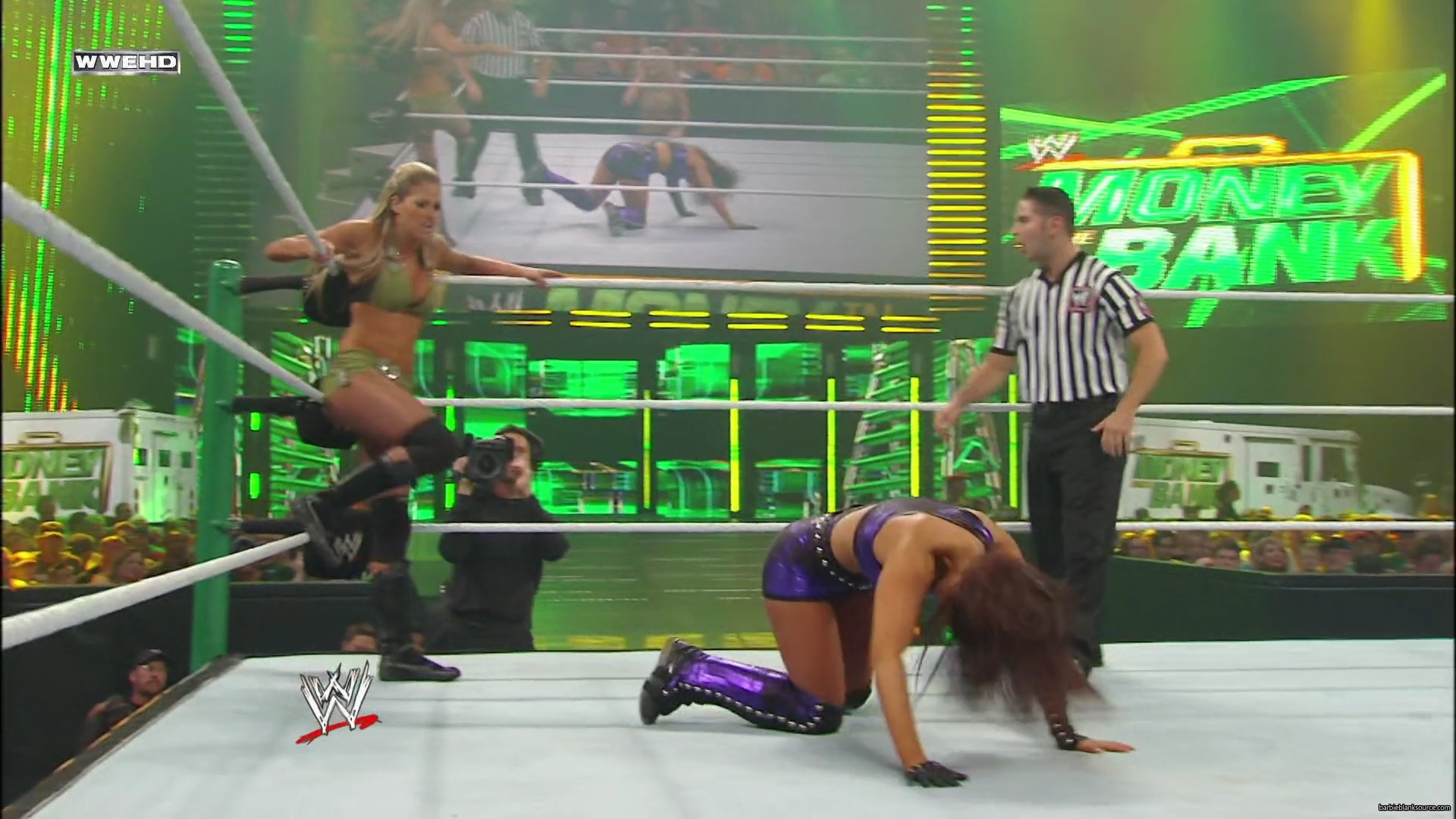 WWE_Money_In_The_Bank_2010_Kelly_vs_Layla_mp40365.jpg