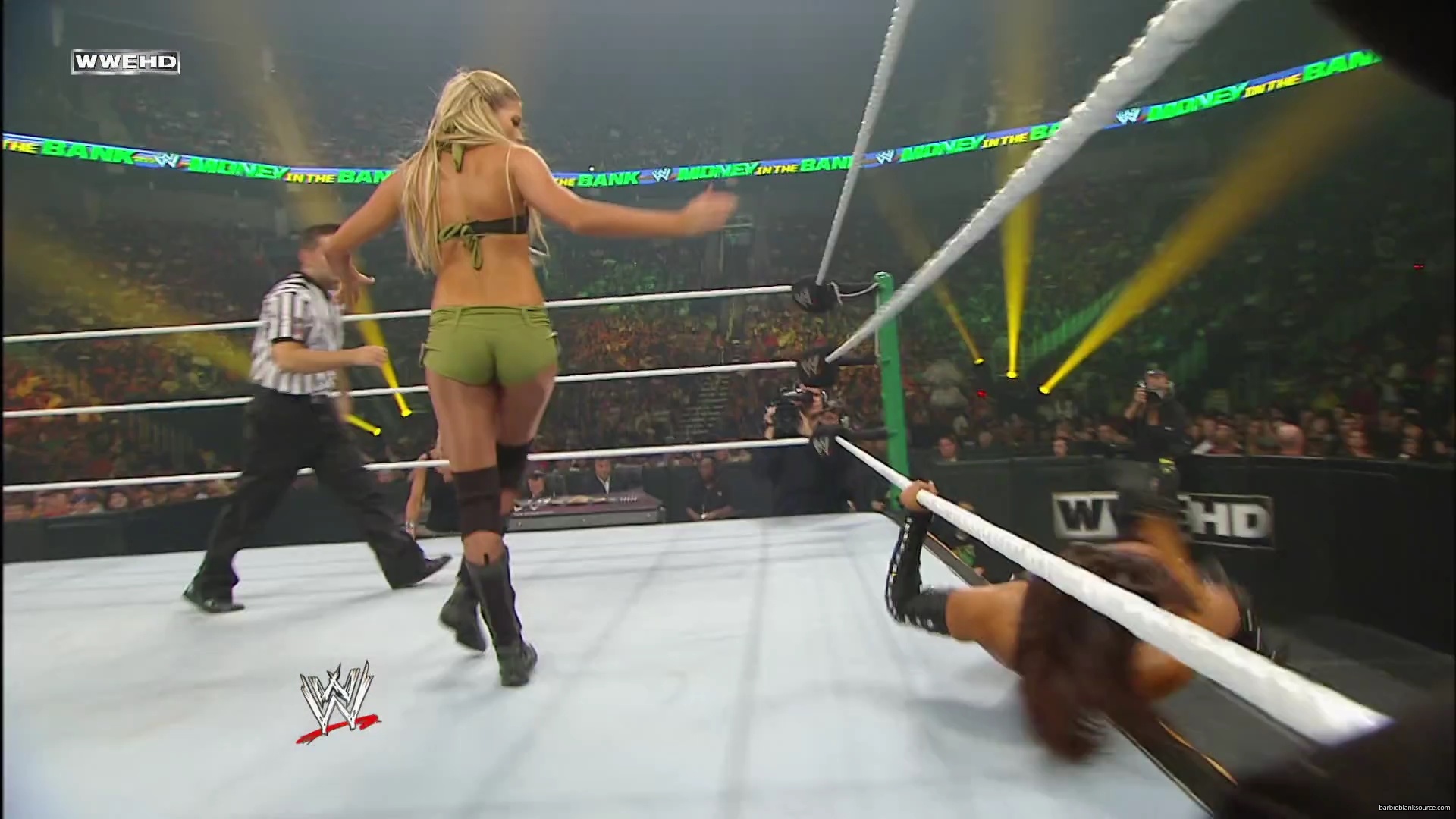 WWE_Money_In_The_Bank_2010_Kelly_vs_Layla_mp40381.jpg