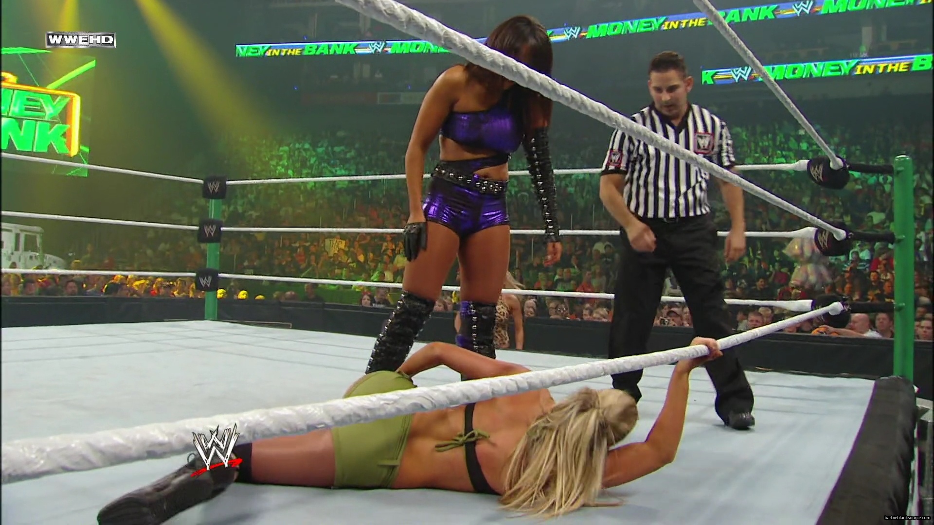 WWE_Money_In_The_Bank_2010_Kelly_vs_Layla_mp40428.jpg