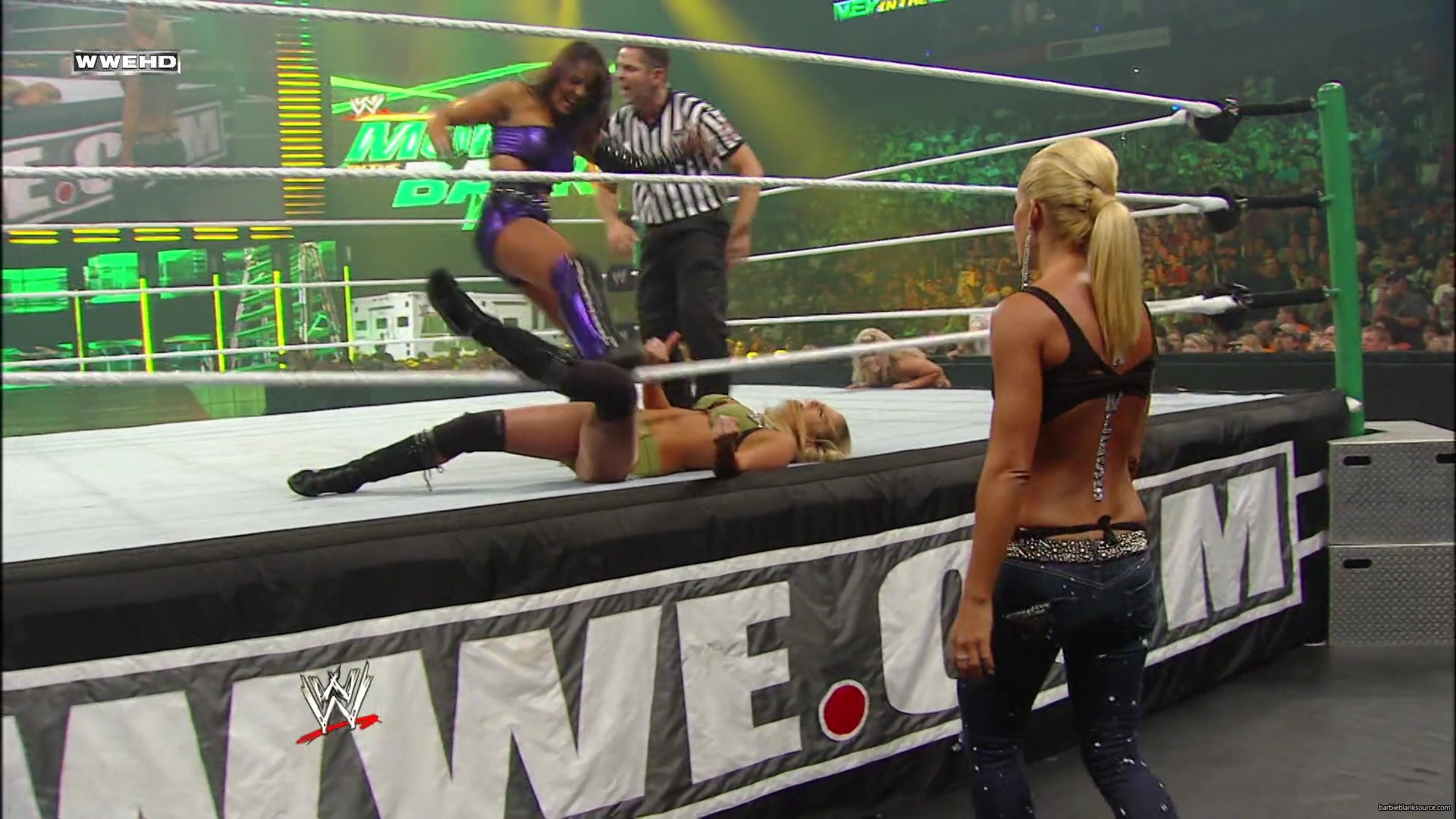 WWE_Money_In_The_Bank_2010_Kelly_vs_Layla_mp40441.jpg