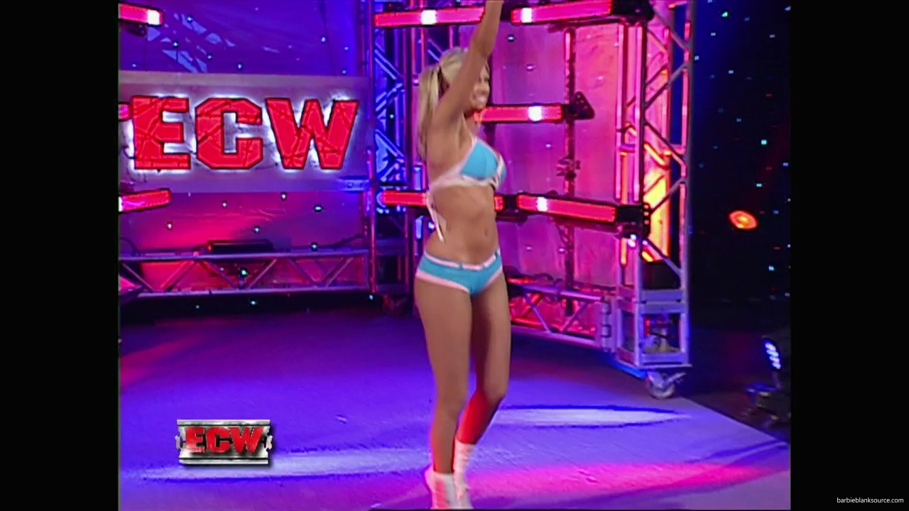 WWE_ECW_11_27_07_Kelly_vs_Layla_mp41634.jpg