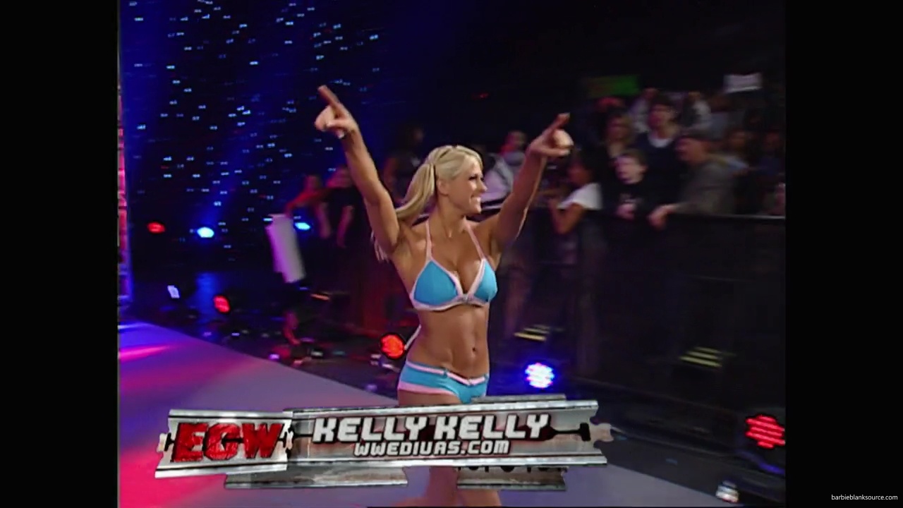 WWE_ECW_11_27_07_Kelly_vs_Layla_mp41636.jpg