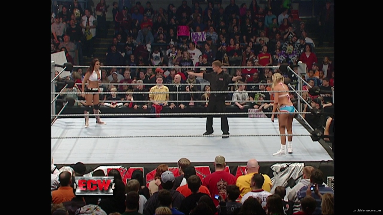 WWE_ECW_11_27_07_Kelly_vs_Layla_mp41692.jpg