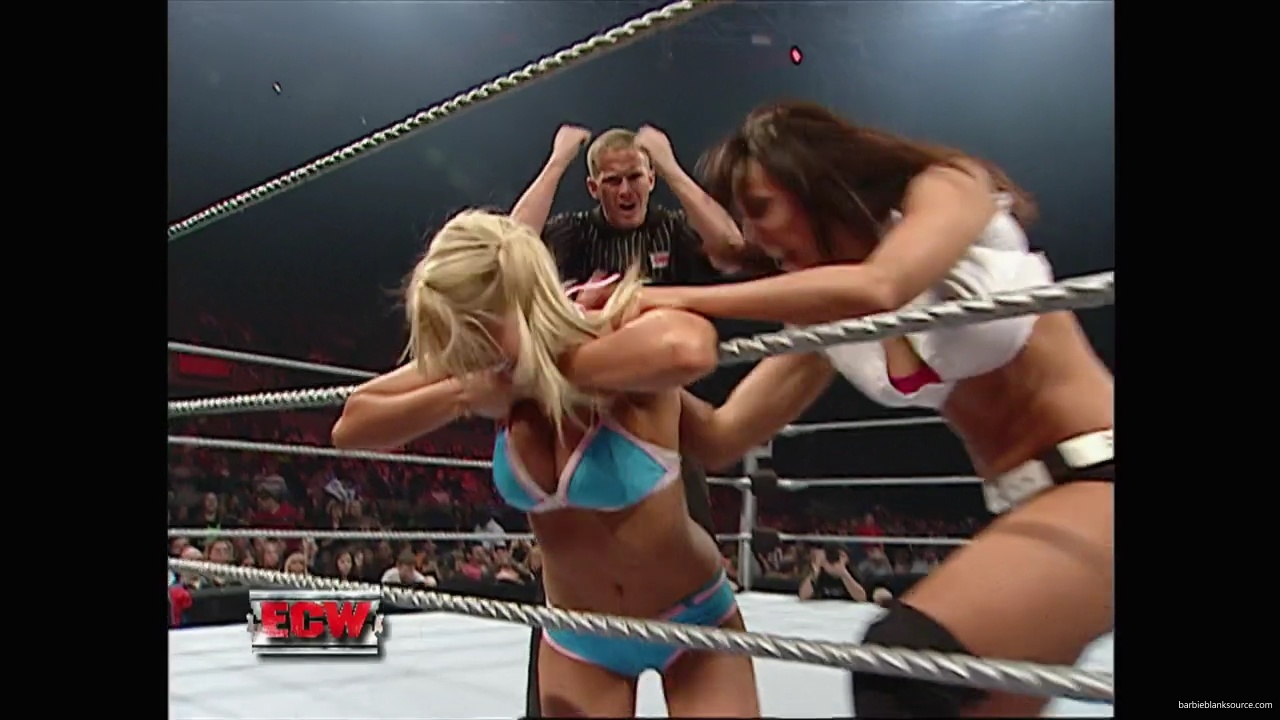 WWE_ECW_11_27_07_Kelly_vs_Layla_mp41707.jpg