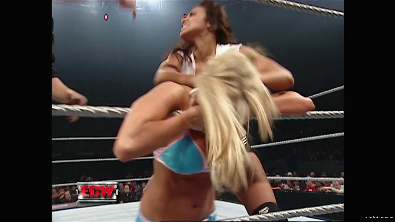 WWE_ECW_11_27_07_Kelly_vs_Layla_mp41710.jpg