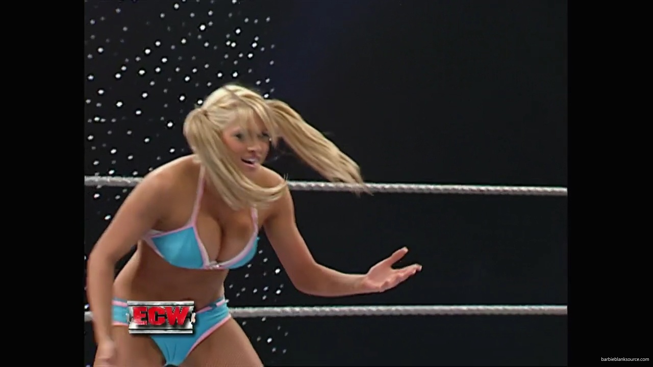 WWE_ECW_11_27_07_Kelly_vs_Layla_mp41741.jpg