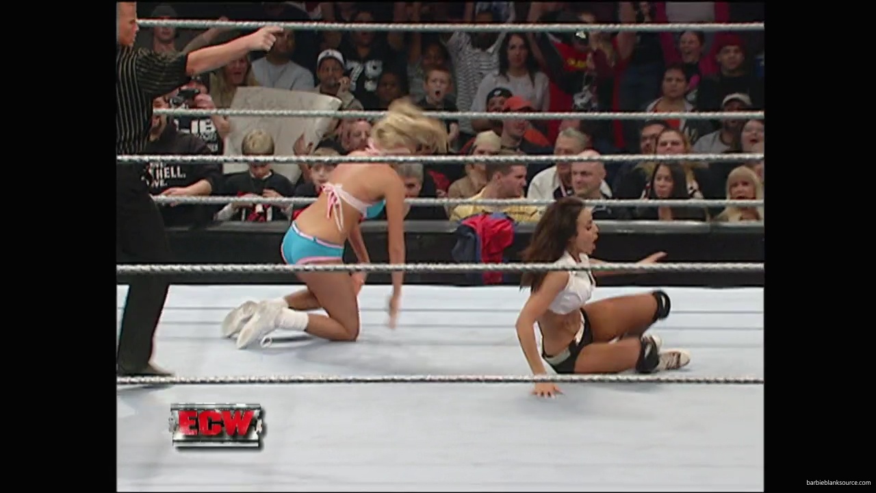 WWE_ECW_11_27_07_Kelly_vs_Layla_mp41792.jpg